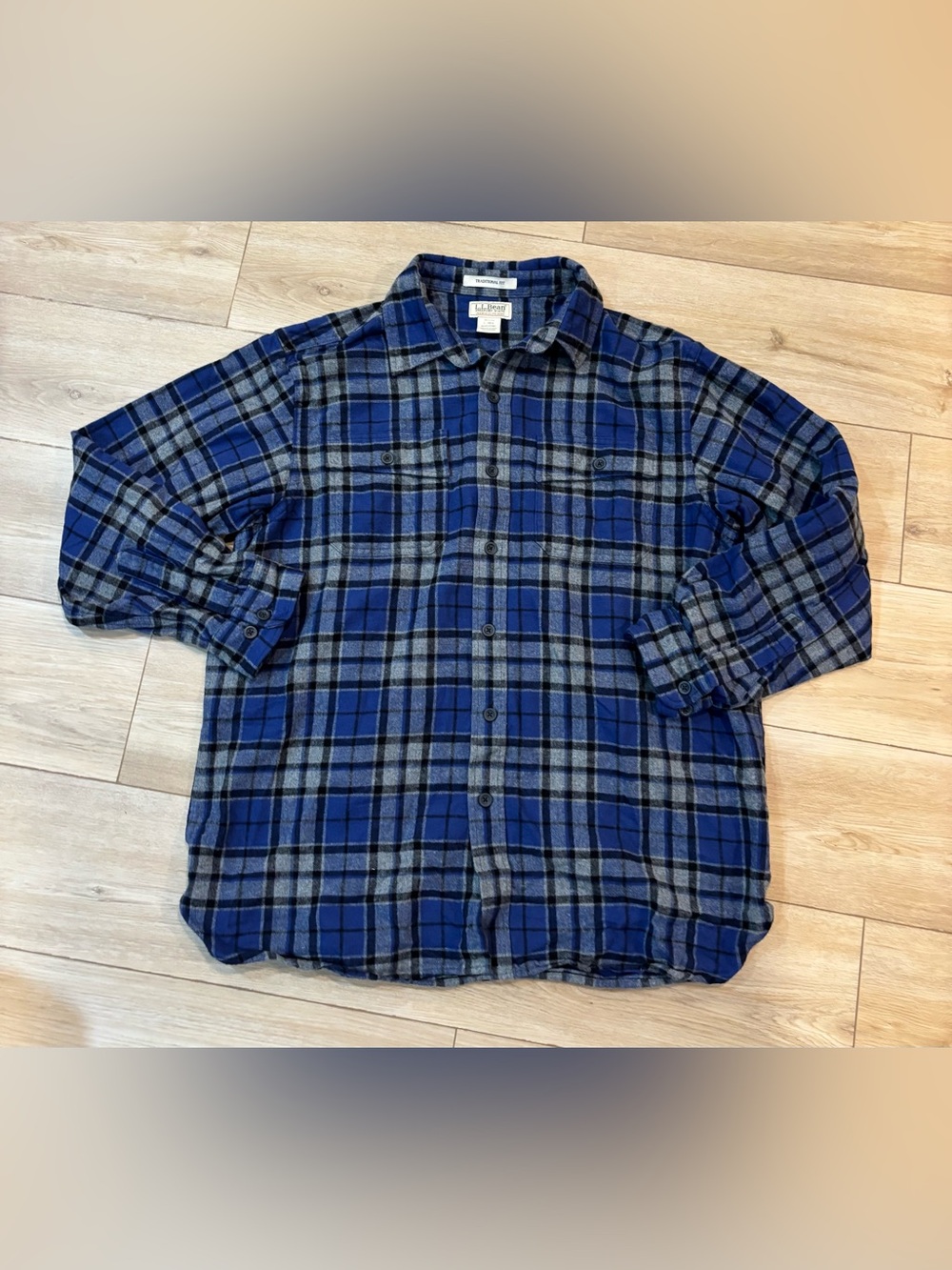 LL Bean Chamois Cloth Shirt Mens L Traditional Fit Blue Gray Plaid Heavy Flannel